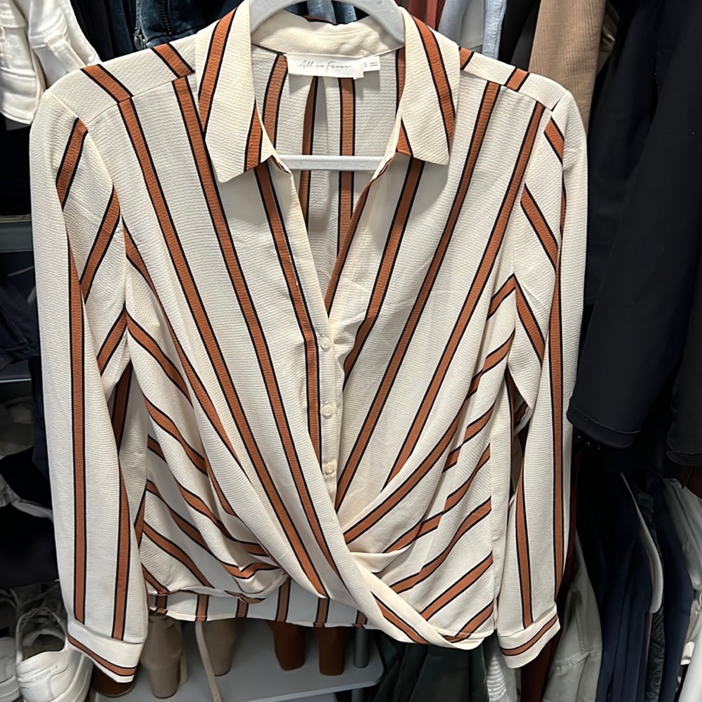 All in Favor S cream and rust striped twist-bottom blouse